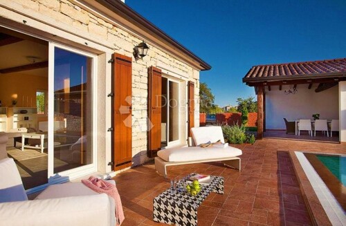 Thumbnail 4957354 - 4