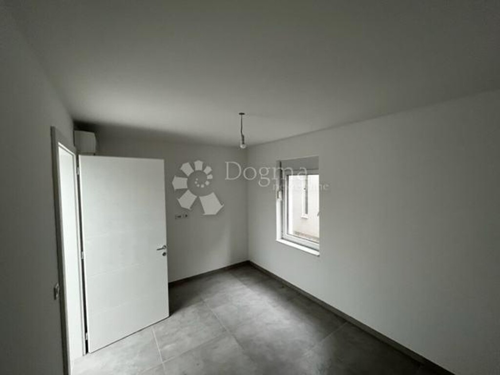 Image 4966732 - 6