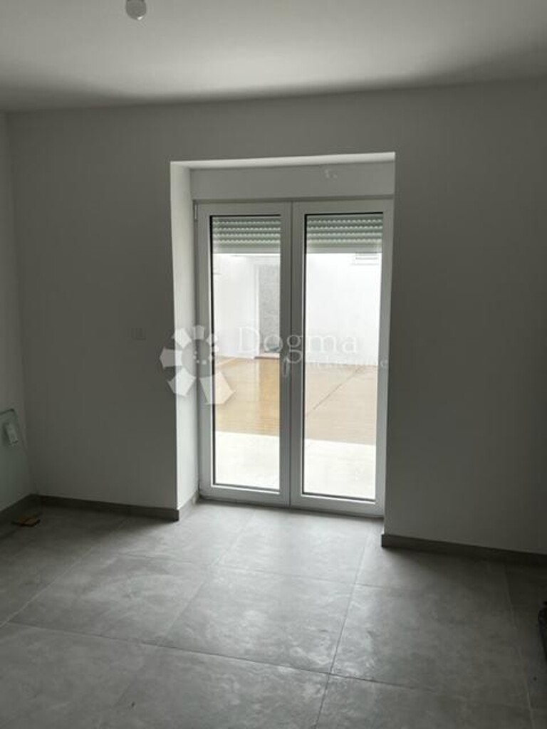 Image 4966732 - 7