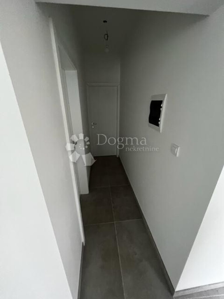 Image 4966734 - 10