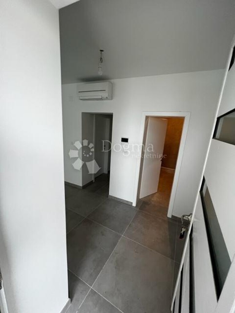 Image 4966734 - 4