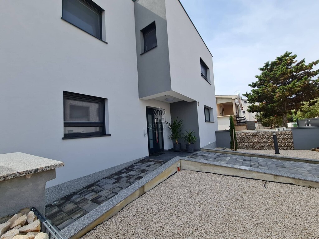 Image 4969292 - 6