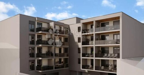 Thumbnail 4975474 - 2