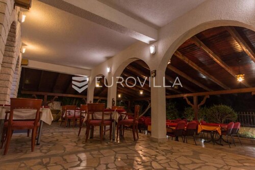 Thumbnail 4976970 - 6