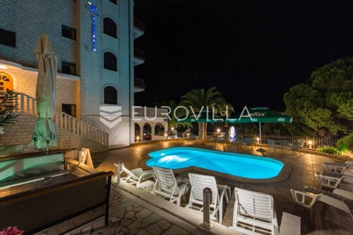 Thumbnail 4976970 - 3