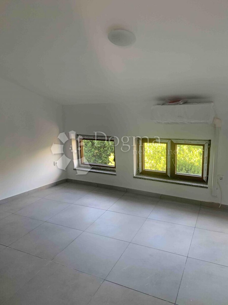 Image 4977585 - 2