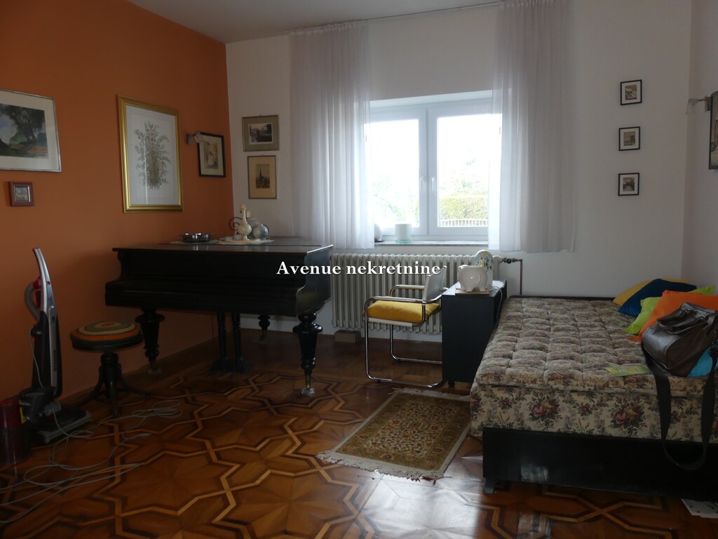 Image 4986929 - 4