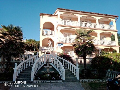 Thumbnail 4989640 - 3