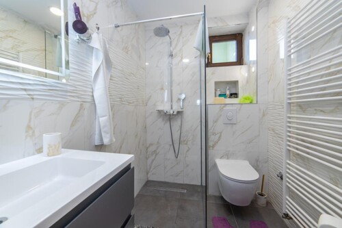 Thumbnail 4989697 - 11