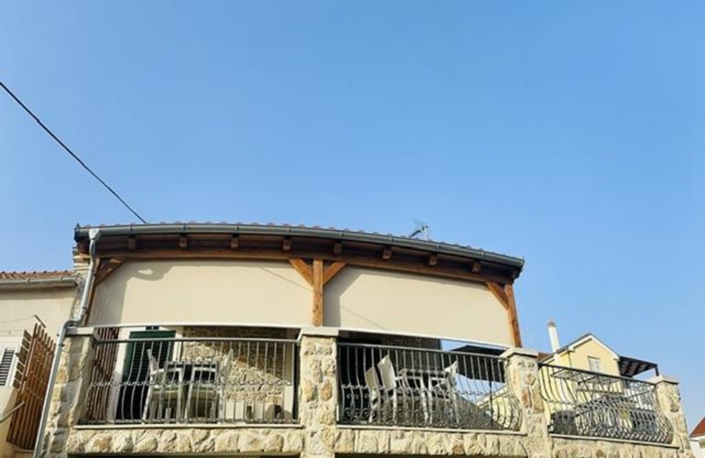 Image 4989778 - 7