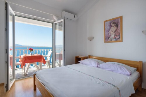 Thumbnail 4989820 - 3