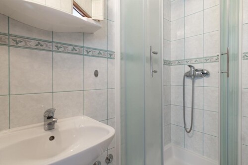 Thumbnail 4989820 - 6