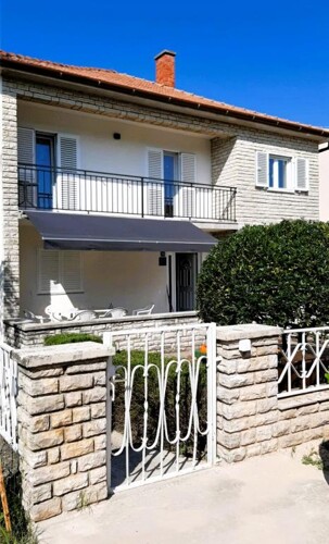 Thumbnail 4989916 - 3