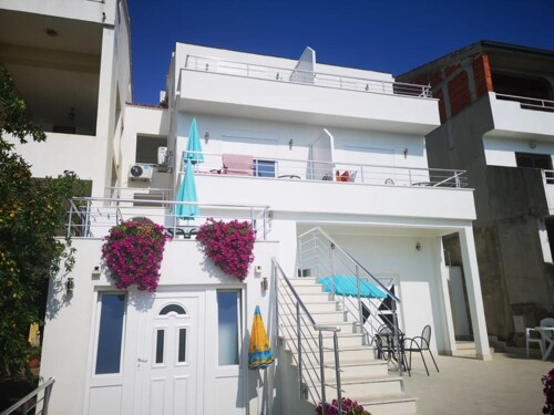 Thumbnail 4989984 - 3