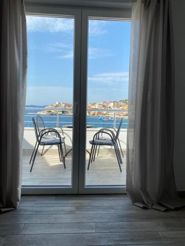 Thumbnail 4989984 - 14