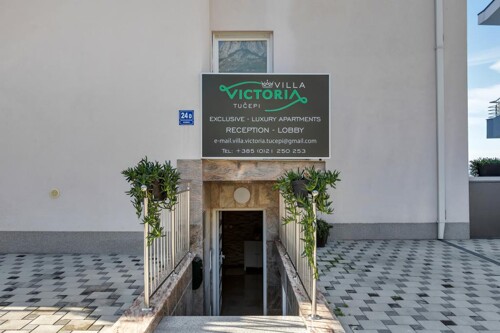 Thumbnail 4990034 - 3