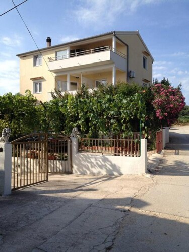 Thumbnail 4990154 - 1