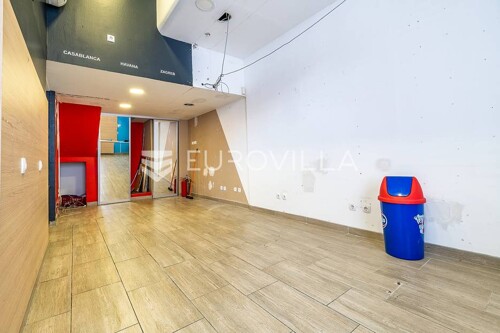 Zagreb, Vlaška, dvoetažni ulični poslovni prostor / lokal 35 m2