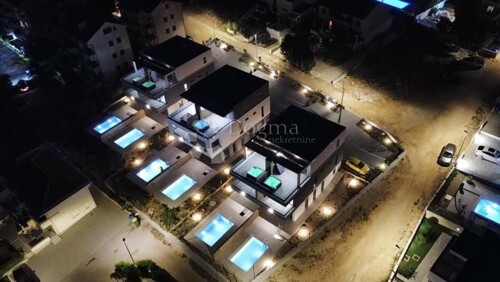 Thumbnail 5014637 - 1