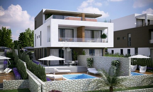 Thumbnail 5014637 - 3