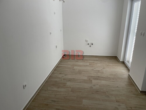 Thumbnail 5016197 - 3
