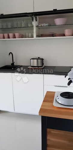 Thumbnail 5017320 - 3