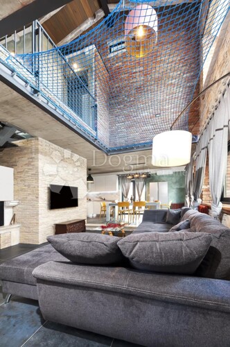 Thumbnail 5031189 - 3