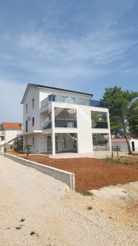 Kuća sa tri apartmana - NOVOGRADNJA !!!