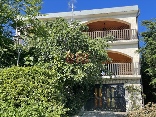 DRAMALJ-KAČJAK,KUĆA SA 5 APARTMANA I GARAŽOM,200 METARA OD MORA
