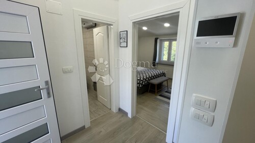 Thumbnail 5075241 - 21