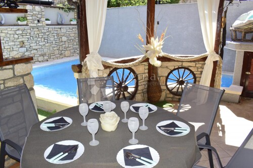 Thumbnail 5075242 - 3