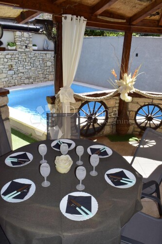 Thumbnail 5075242 - 4