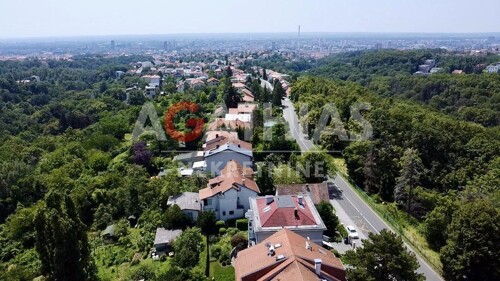 Zagreb, Pantovčak, obiteljska kuća, zemljište 11.458 m2
