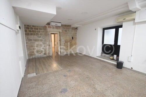 Split, Grad poslovni prostor 112 m2 u prizemlju