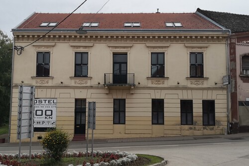 Poslovni prostor: Ilok, ugostiteljski, 917,14 m2 (prodaja)
