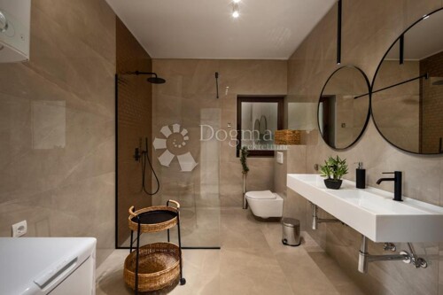 Thumbnail 5089834 - 7