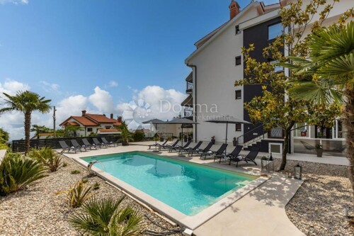 Thumbnail 5089834 - 9