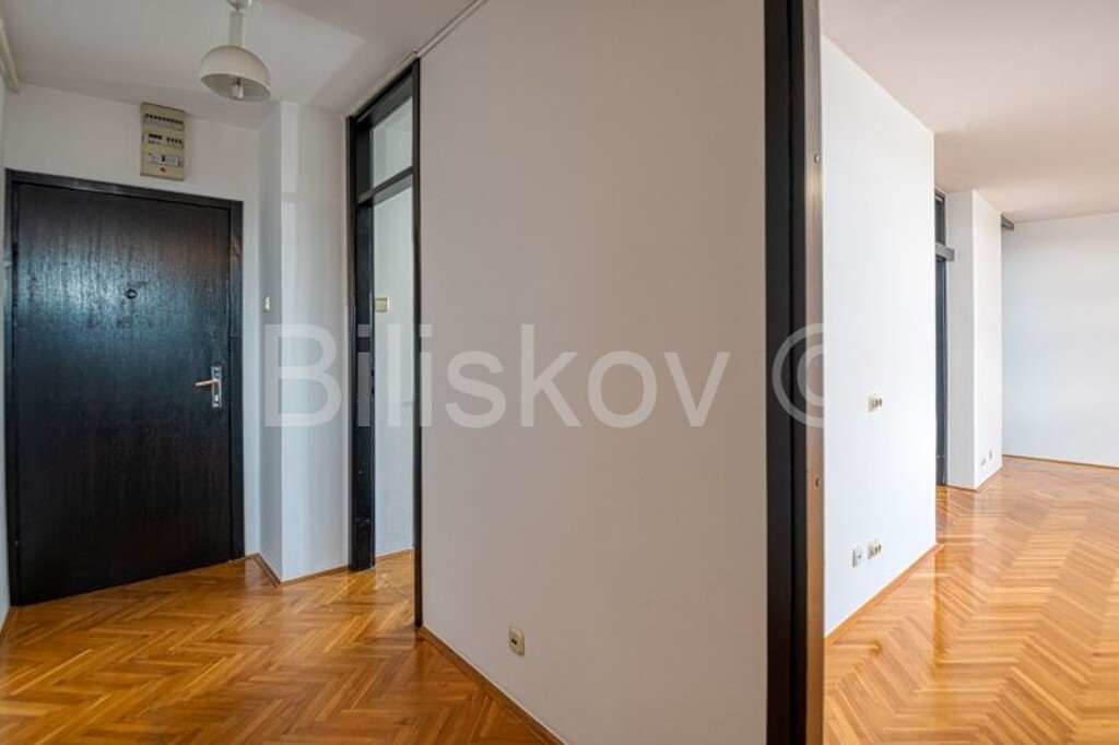 Image 5096831 - 6