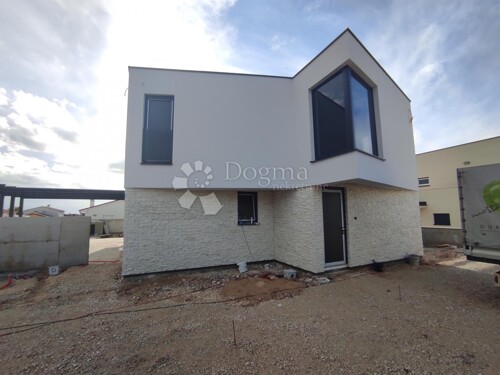 Thumbnail 5115206 - 5