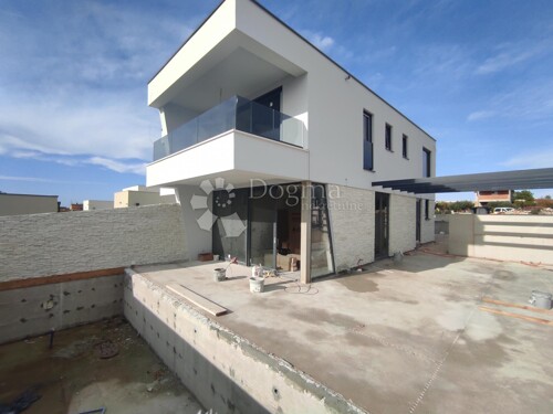 Thumbnail 5115206 - 1