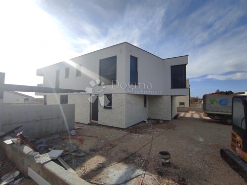 Thumbnail 5115206 - 4