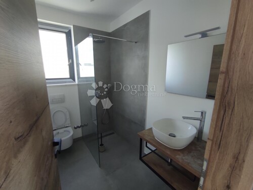 Thumbnail 5115206 - 9