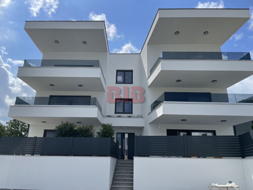 MALINSKA,LUKSUZAN STAN,136,10M2( U NARAVI DVA STANA),BAZEN,VRT