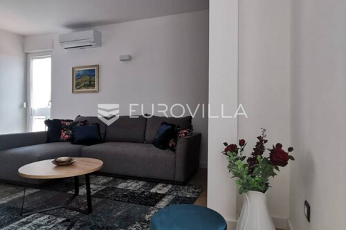 Split, Split 3, moderan dvosoban stan - idealan za studente