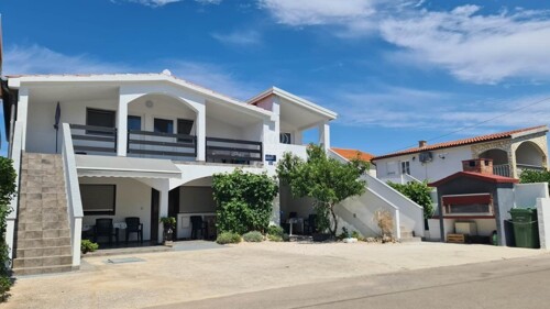 Kuća sa 5 apartmana- uhodano za turistički najam