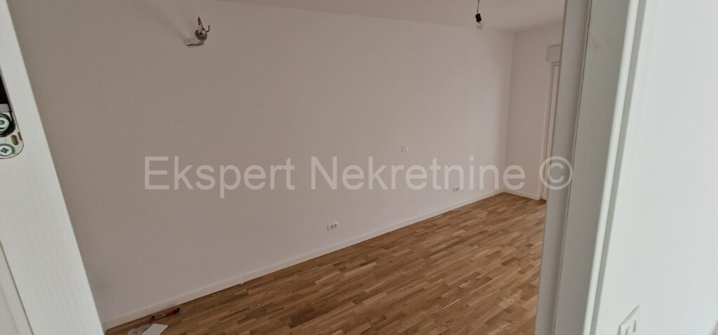 Image 5138624 - 6