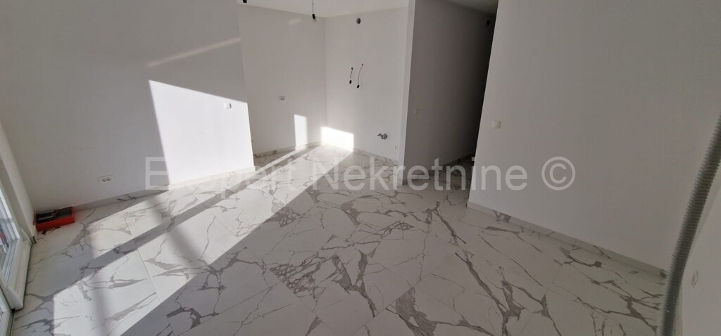 Image 5138629 - 6