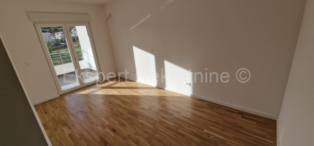Image 5138629 - 8