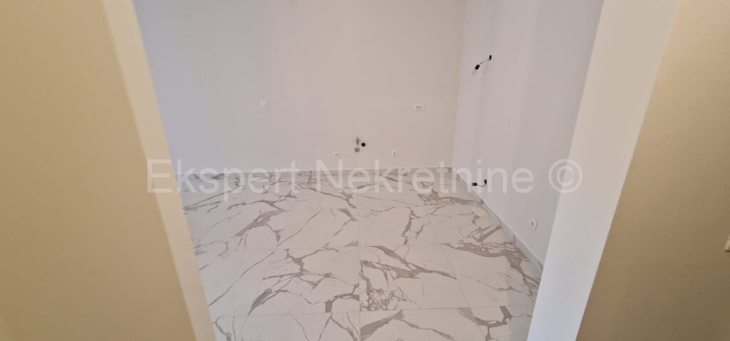 Image 5138634 - 9