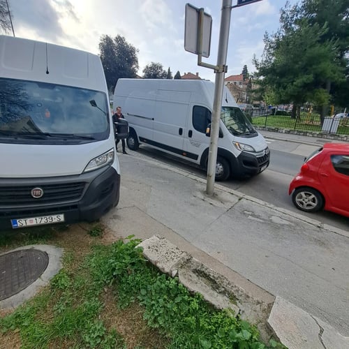 Selidbe Split kombi prijevoz najam kombija međunarodne selidbe